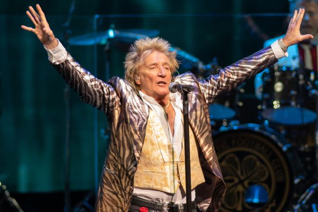 Rod Stewart confirmado como a primeira estrela de Glastonbury 2025